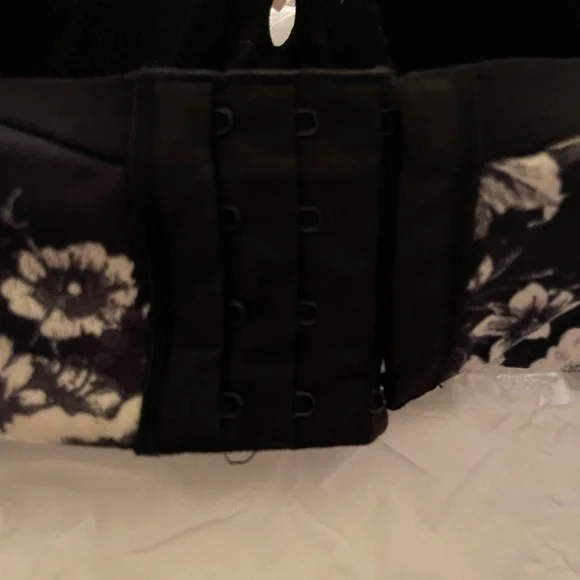 Cacique Underwire Bra - Picture 7 of 11